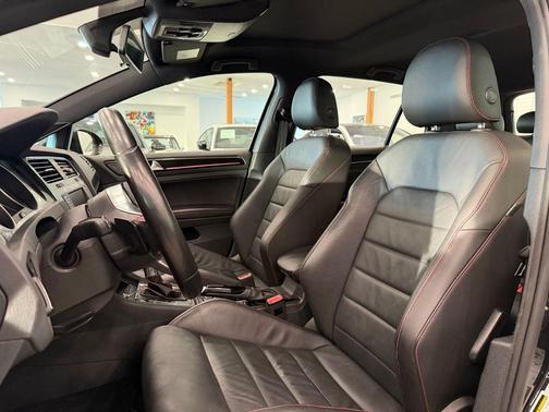 2017 Volkswagen Golf GTI 2.0T SE 4-Door