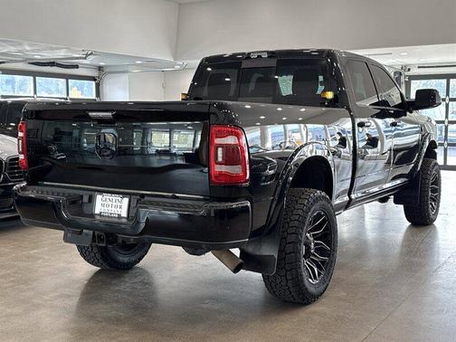 2022 RAM 2500 Laramie Crew Cab 4x4 6'4' Box