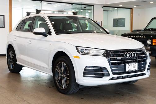 Glacier White Metallic 2020 Audi Q5 Premium 55 TFSI e quattro S tronic