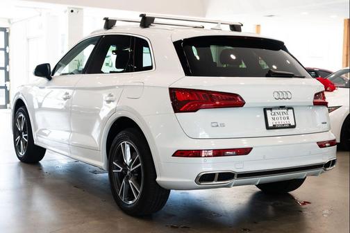 Glacier White Metallic 2020 Audi Q5 Premium 55 TFSI e quattro S tronic