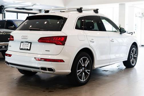 Glacier White Metallic 2020 Audi Q5 Premium 55 TFSI e quattro S tronic
