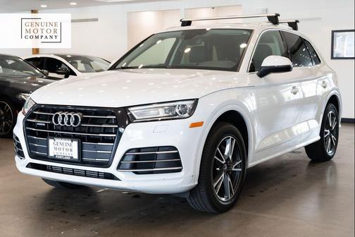 Glacier White Metallic 2020 Audi Q5 Premium 55 TFSI e quattro S tronic