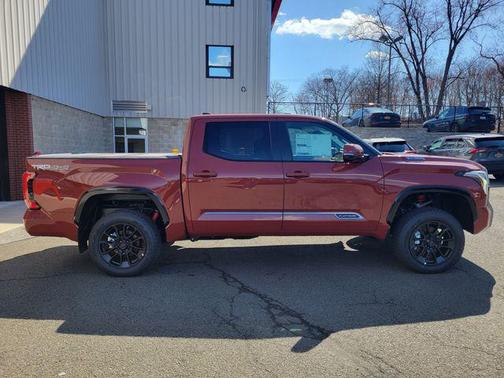 2025 Toyota Tundra Hybrid Platinum