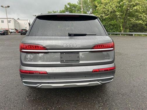 2021 Audi Q7 45 Premium