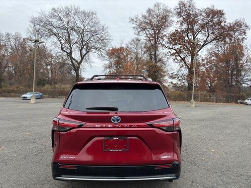 2025 Toyota Sienna Limited