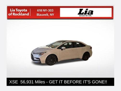 Wind Chill Pearl/Midnight Black Metallic 2023 Toyota Corolla XSE
