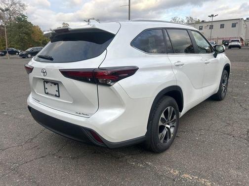 2025 Toyota Highlander XLE