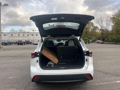 2025 Toyota Highlander XLE