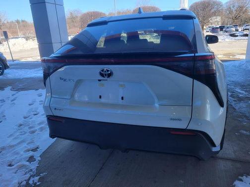 2025 Toyota bZ4X XLE