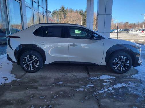 2025 Toyota bZ4X XLE