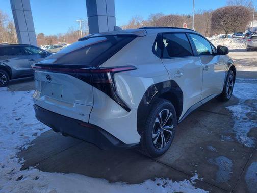 2025 Toyota bZ4X XLE