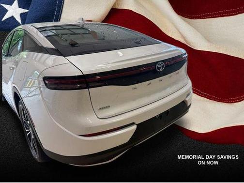 Oxygen White 2023 Toyota Crown XLE