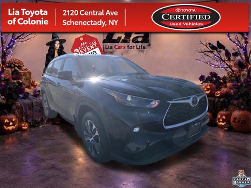 Midnight Black Metallic 2026 Toyota Highlander XLE