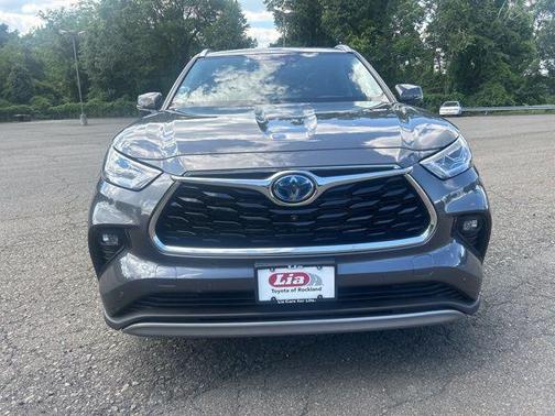 2024 Toyota Highlander Hybrid Platinum