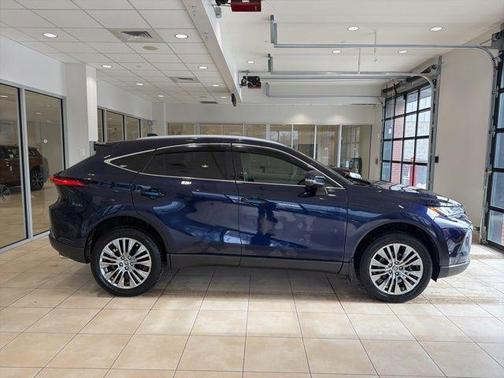 2022 Toyota Venza XLE