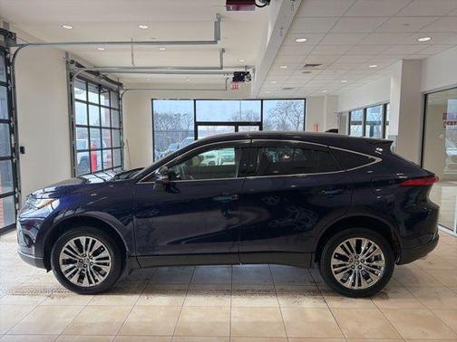 2022 Toyota Venza XLE