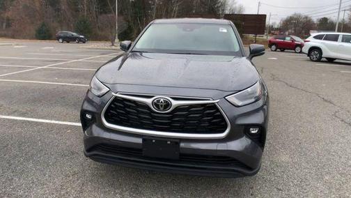 2022 Toyota Highlander LE