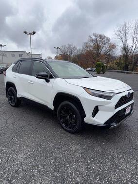 2022 Toyota RAV4 Hybrid SE