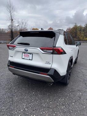 2022 Toyota RAV4 Hybrid SE