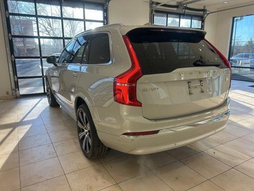 2022 Volvo XC90 Recharge Plug-In Hybrid T8 Inscription 7 Passenger