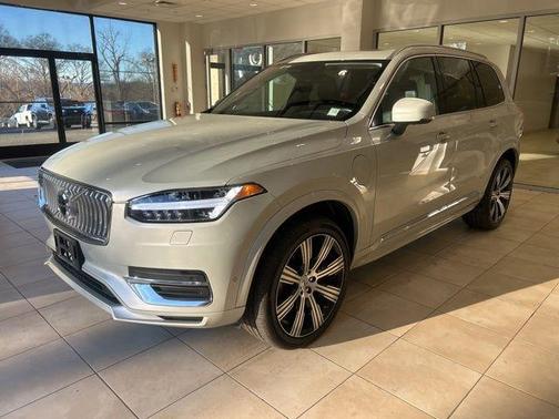 2022 Volvo XC90 Recharge Plug-In Hybrid T8 Inscription 7 Passenger