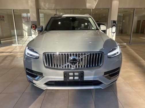 2022 Volvo XC90 Recharge Plug-In Hybrid T8 Inscription 7 Passenger