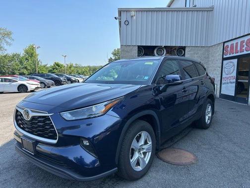 2023 Toyota Highlander LE