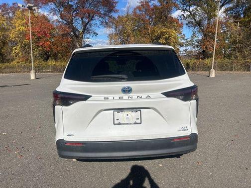 2023 Toyota Sienna XLE