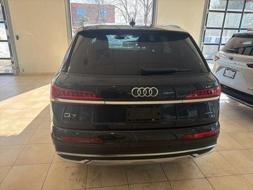 2023 Audi Q7 55 Premium