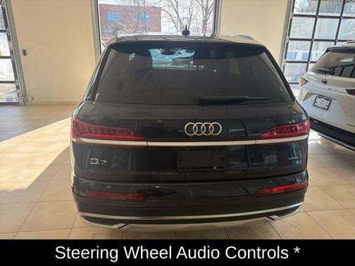 Waitomo Blue Metallic 2023 Audi Q7 55 Premium