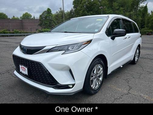 2022 Toyota Sienna XSE 7 Passenger