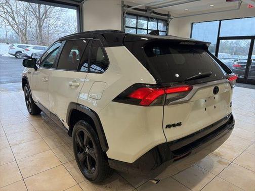 2021 Toyota RAV4 Hybrid SE