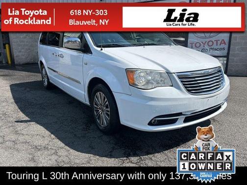 2014 Chrysler Town & Country Touring-L