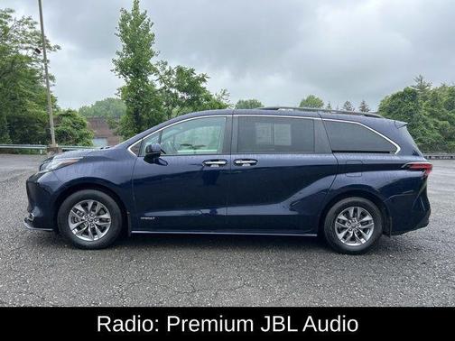 2021 Toyota Sienna XLE 7 Passenger