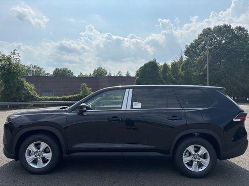 2025 Toyota Highlander LE