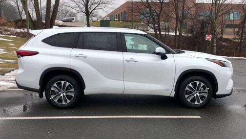 2026 Toyota Highlander Hybrid XLE