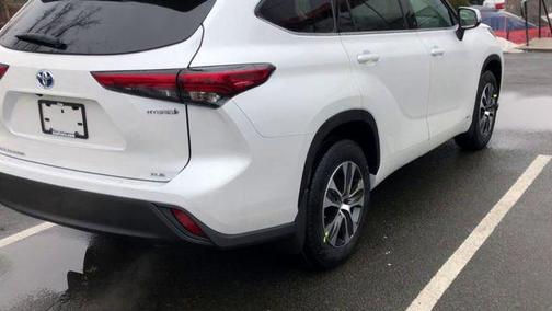 2026 Toyota Highlander Hybrid XLE