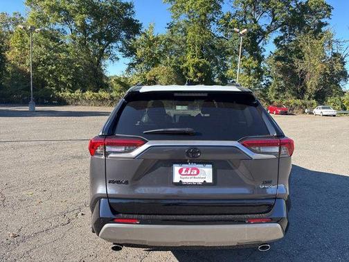 2025 Toyota RAV4 Hybrid SE