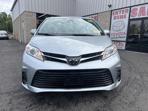 2020 Toyota Sienna LE