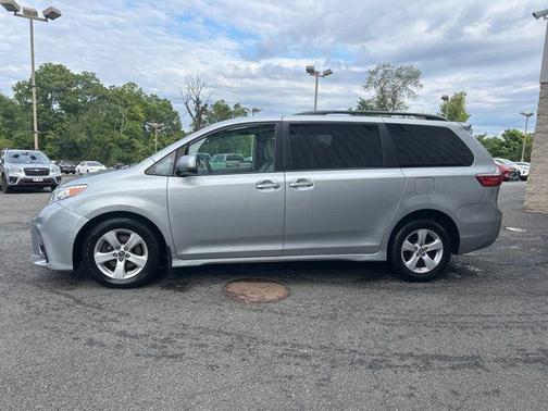 2020 Toyota Sienna LE