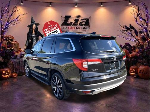 Crystal Black Pearl 2021 Honda Pilot Touring 8-Passenger