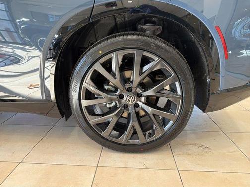 2025 Toyota Crown Signia Limited