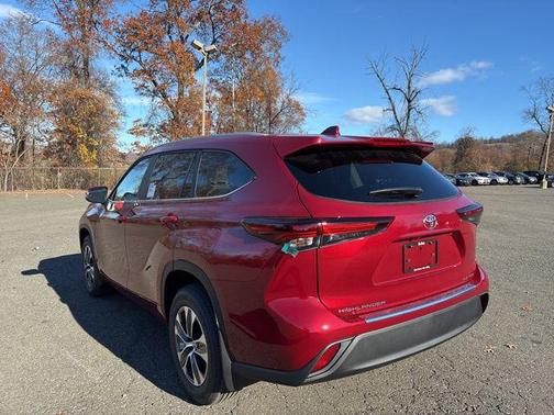 2026 Toyota Highlander XLE