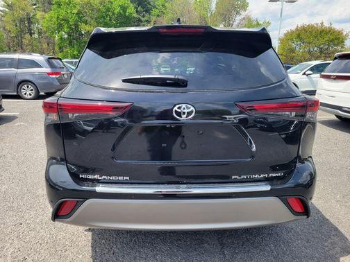 Midnight Black 2026 Toyota Highlander Platinum