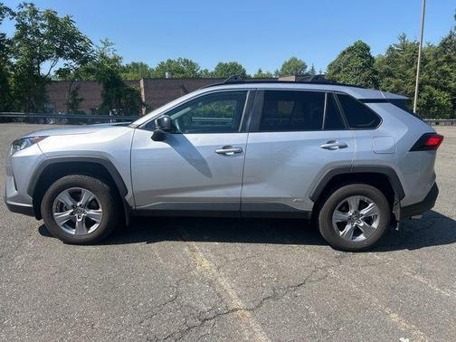 2022 Toyota RAV4 Hybrid LE