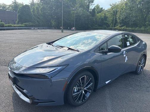 2025 Toyota Prius XLE