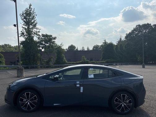 2025 Toyota Prius XLE
