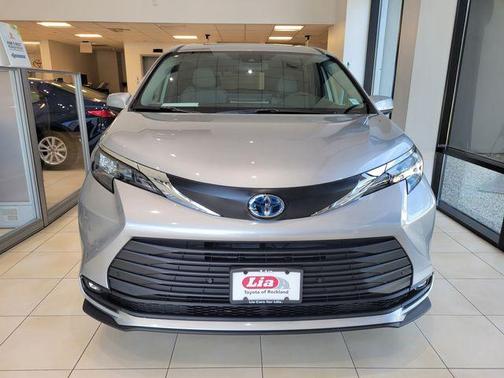 2025 Toyota Sienna XLE 7 Passenger