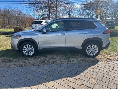 2024 Toyota Corolla Cross LE