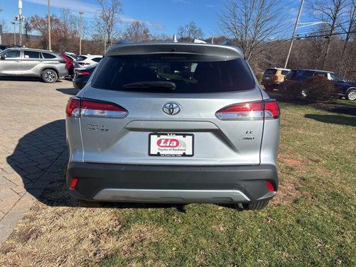 2024 Toyota Corolla Cross LE